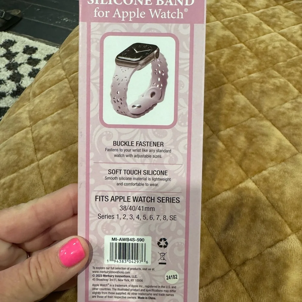 Silicone watch band for Apple watch (38,40,41 mm) super cute design/adjustable💜